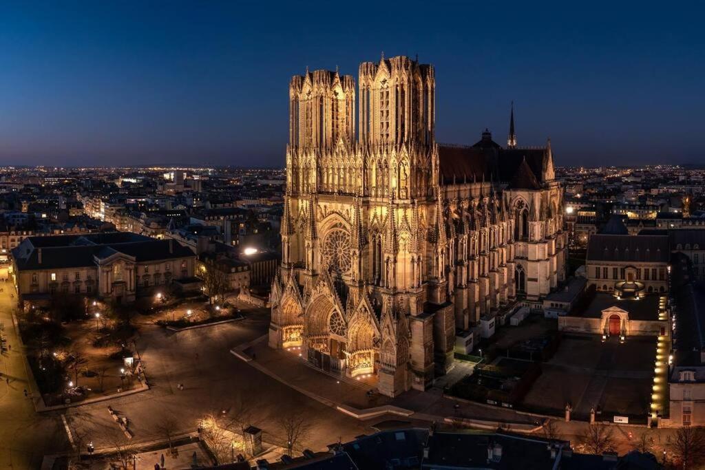 Le Cinquante-Deux Appartement De Charme แร็งส์ ภายนอก รูปภาพ